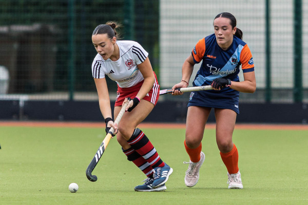 Action from the Women's Premier League match between Larne HC and Armagh HC on Saturday 20 September 2025. Photo: John McMurtry. © FRU SPORTS 2025.