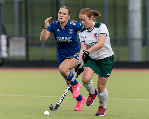 Action from the All Ireland Hockey League match between Portadown and Queen's University on Saturday 27 September 2025. Photo: John McMurtry. © FRU SPORTS 2025.