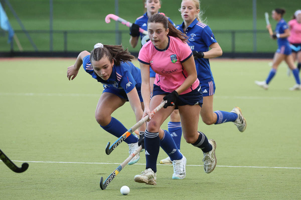 Action from the All Ireland Hockey League match between Portadown HC and University College Dublin on Saturday 8 November 2025. © FRU SPORTS 2025.