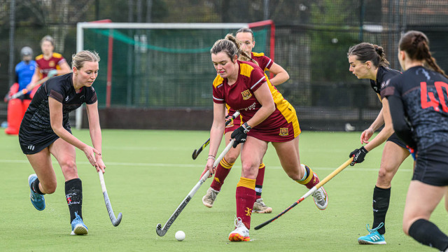 Action from the Irish Hockey Trophy match between Mossley and Avoca on Saturday 22 November 2025. Photo: Cyril Boyd. © FRU SPORTS 2025.